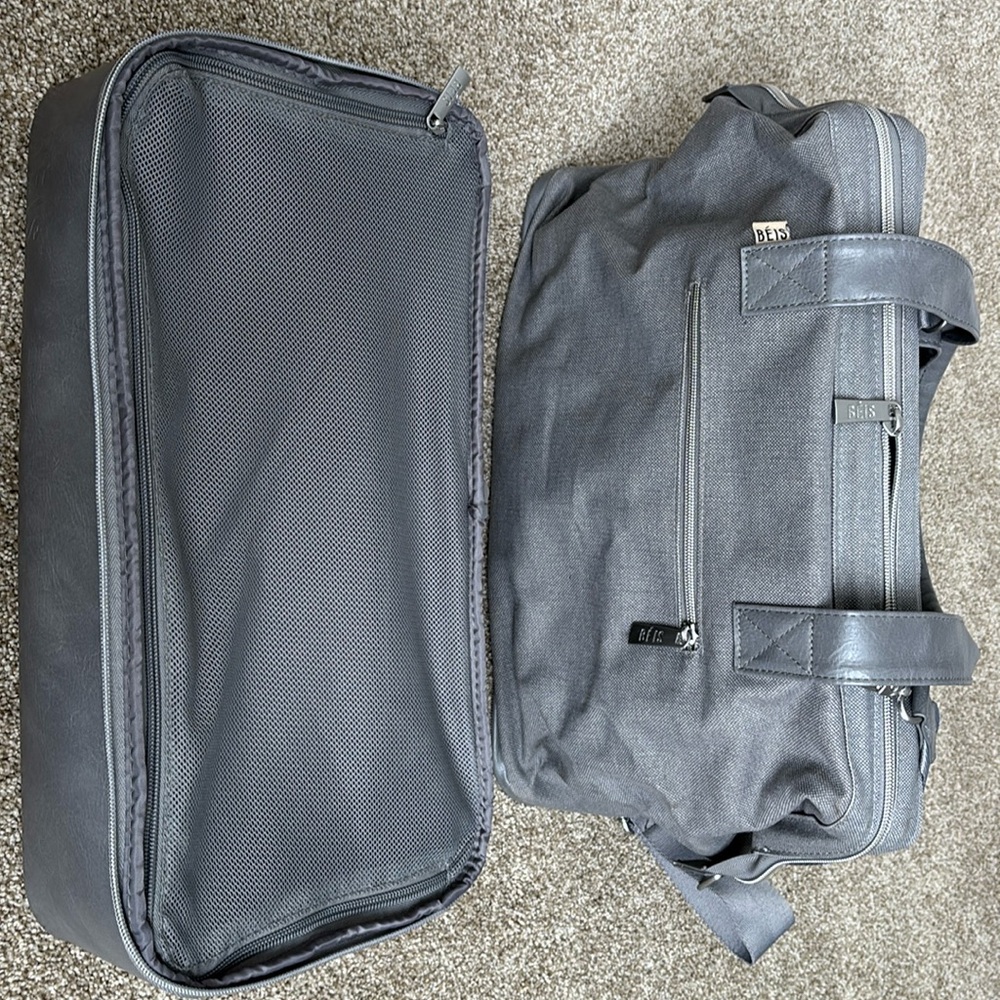 Beis travel bag